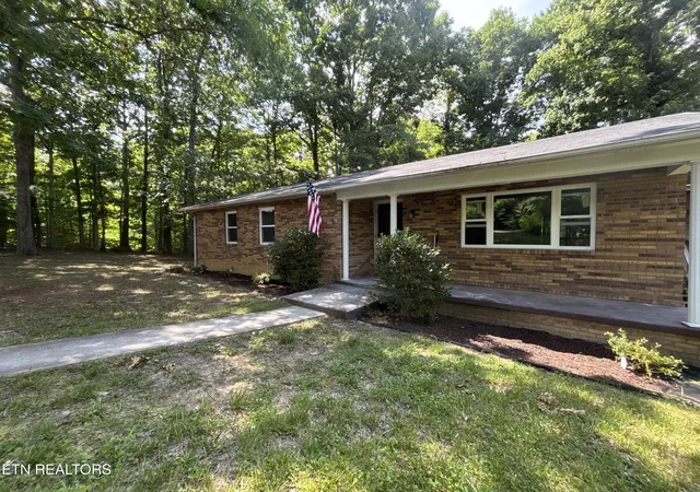 Photo 1 of Single family home for sale at 720 Poplar Ln, Winfield, TN 37892 | MLS# 1354010 | Listing updated on 2026-09-16