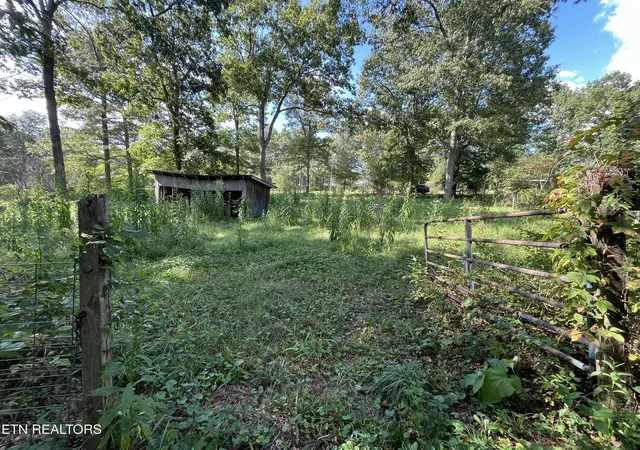 Photo 3 of Sale Pending at 365 Wallop Ln, Crossville, TN 38571 | MLS# 1354013 | Listing updated on 2026-09-10