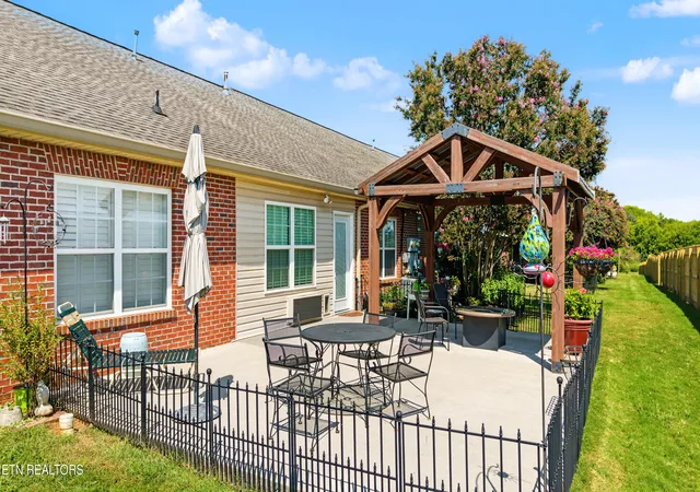 Photo 4 of Sale Pending at 2704 Manassas Dr #2, Maryville, TN 37804 | MLS# 1354138 | Listing updated on 2026-09-19