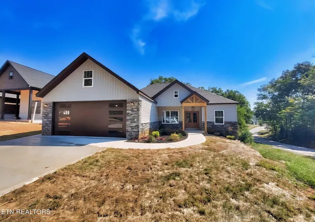 Photo 1 of Single family home for sale at 101 Odali Ln, Loudon, TN 37774 | MLS# 1354093 | Listing updated on 2026-09-18