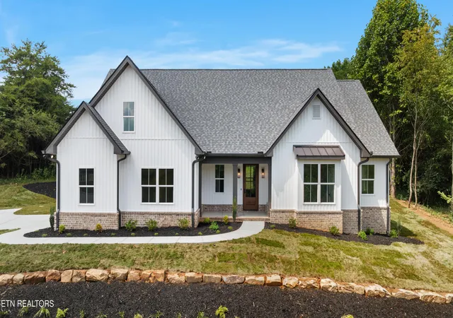 Photo 1 of Single family home for sale at 103 Oonoga Way, Loudon, TN 37774 | MLS# 1354238 | Listing updated on 2026-09-07