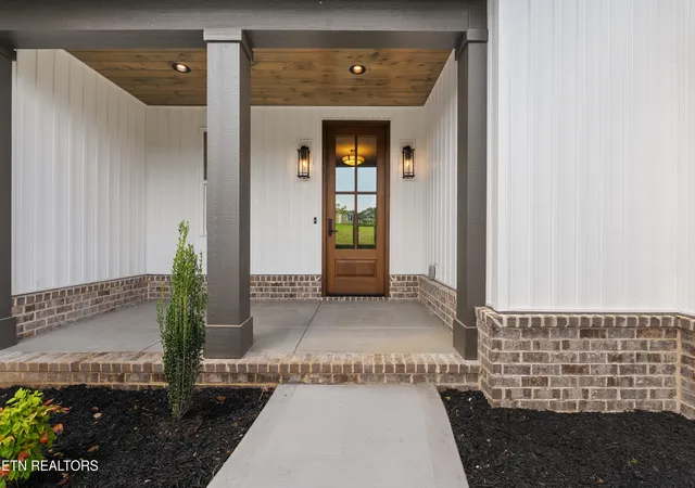 Photo 2 of Single family home for sale at 103 Oonoga Way, Loudon, TN 37774 | MLS# 1354238 | Listing updated on 2026-09-07