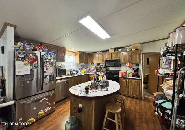 Photo 2 of Single family home for sale at 102 Loggers Ln, Clinton, TN 37716 | MLS# 1354813 | Listing updated on 2026-10-03