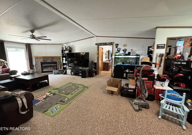 Photo 4 of Single family home for sale at 102 Loggers Ln, Clinton, TN 37716 | MLS# 1354813 | Listing updated on 2026-10-03