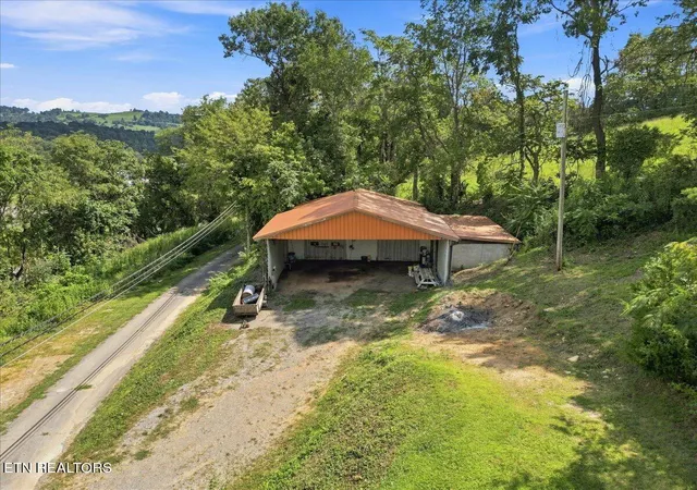 Photo 1 of Single family home for sale at 1924 Fugate St, Tazewell, TN 37879 | MLS# 1354319 | Listing updated on 2026-10-23