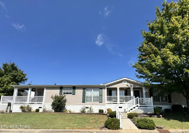 Photo 1 of Single family home for sale at 1302 Hialeah Way, Sevierville, TN 37876 | MLS# 1355005 | Listing updated on 2026-09-21