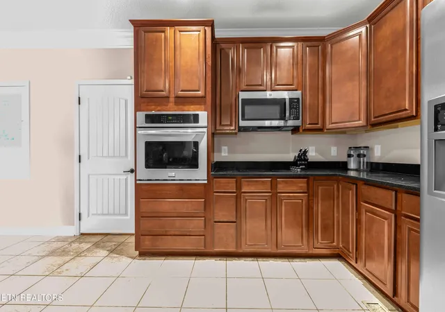 Photo 3 of Single family home for sale at 8411 Harbor Cvs Dr, Knoxville, TN 37938 | MLS# 1354036 | Listing updated on 2026-09-15
