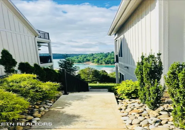 Photo 2 of Condo for sale at 134 E Harbor View Ln #B, La Follette, TN 37766 | MLS# 1354024 | Listing updated on 2026-09-12