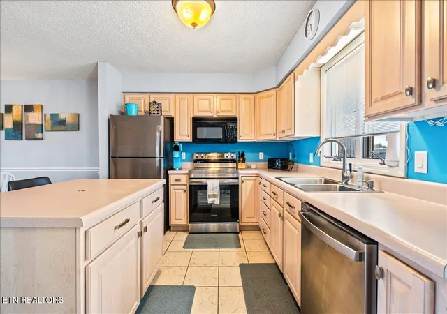 Listing Photo 4 - Condo for sale in building located at 470 Deerfield Lndg, La Follette, TN 37766 - Unit #3