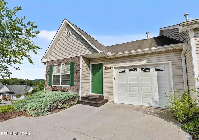 Photo 2 of Sale Pending at 6334 Sky Song Ln, Knoxville, TN 37914 | MLS# 1354081 | Listing updated on 2026-09-08