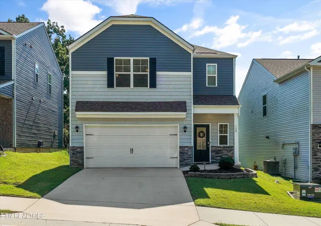 Photo 1 of Sale Pending at 130 Harbour Pointe Ln, Oak Ridge, TN 37830 | MLS# 1355638 | Listing updated on 2026-10-03
