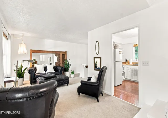 Photo 2 of Single family home for sale at 809 Virginia Dr, Maryville, TN 37803 | MLS# 1354404 | Listing updated on 2026-09-24