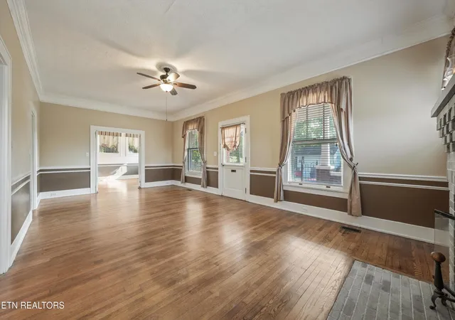 Photo 3 of Sale Pending at 518 N Main St, Clinton, TN 37716 | MLS# 1354156 | Listing updated on 2026-09-30