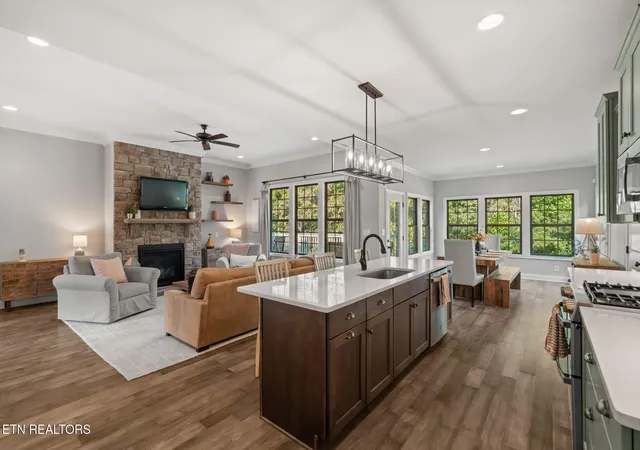 Photo 3 of Single family home for sale at 843 Valley Glen Blvd, Knoxville, TN 37922 | MLS# 1354104 | Listing updated on 2026-09-30