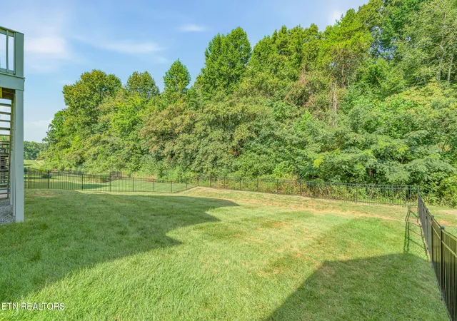 Photo 2 of Single family home for sale at 843 Valley Glen Blvd, Knoxville, TN 37922 | MLS# 1354104 | Listing updated on 2026-09-30