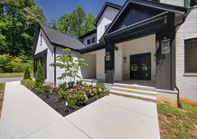 Photo 3 of Single family home for sale at 2360 W Gallaher Fry Rd, Knoxville, TN 37932 | MLS# 1354772 | Listing updated on 2026-09-11