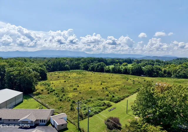 Photo 2 of Sale Pending at Tbd Flt Woods Rd, Dandridge, TN 37725 | MLS# 1354089 | Listing updated on 2026-09-15