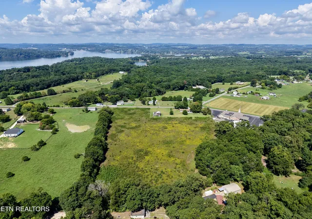 Photo 3 of Sale Pending at Tbd Flt Woods Rd, Dandridge, TN 37725 | MLS# 1354089 | Listing updated on 2026-09-15