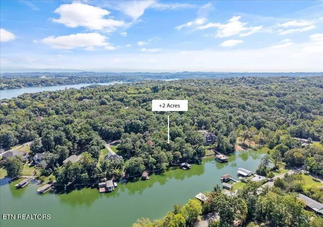 Photo 3 of Sale Pending at 1794 Lakeland Dr, Lenoir City, TN 37772 | MLS# 1355017 | Listing updated on 2026-09-14