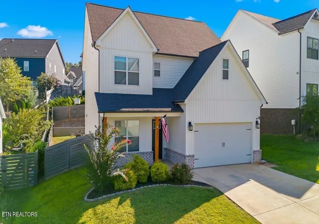 Photo 3 of Single family home for sale at 10841 Snowfall Ln, Knoxville, TN 37931 | MLS# 1354096 | Listing updated on 2026-09-15