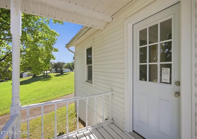 Photo 4 of Sale Pending at 1433 Dogwood St, Morristown, TN 37814 | MLS# 1355762 | Listing updated on 2026-10-02