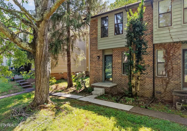 Photo 1 of Condo for sale at 617 Idlewood #D, Knoxville, TN 37923 | MLS# 1355157 | Listing updated on 2026-09-11