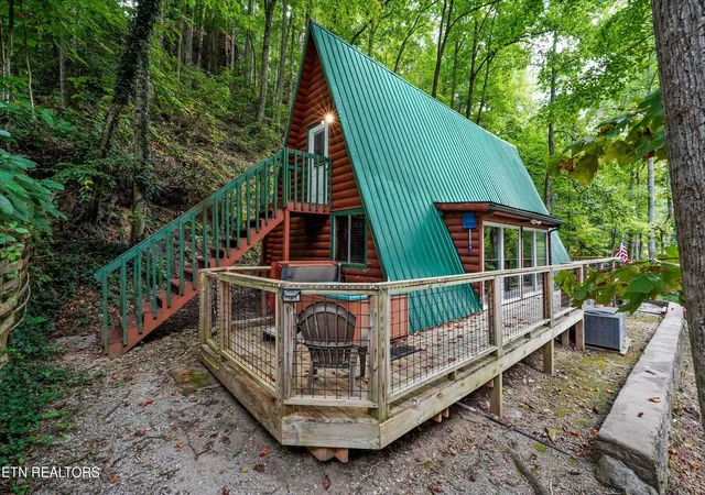 Photo 2 of Single family home for sale at 1188 Ski Mountain Rd, Gatlinburg, TN 37738 | MLS# 1355223 | Listing updated on 2026-09-11