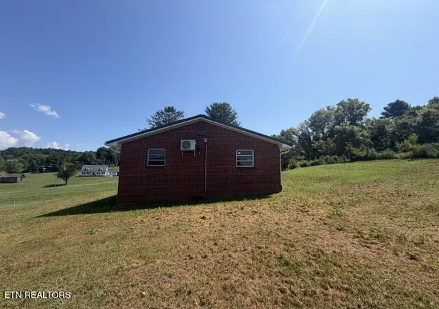 Photo 2 of Single family home for sale at 526 Blue Holw Rd, Rose Hill, VA 24281 | MLS# 1354220 | Listing updated on 2026-09-03