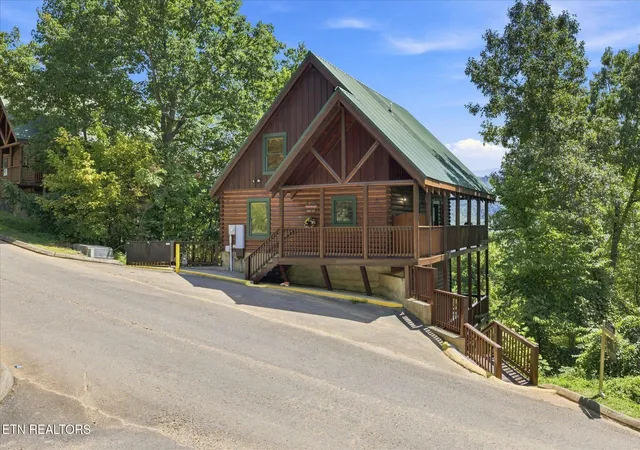Photo 1 of Sale Pending at 4626 Nottingham Hts Way, Pigeon Forge, TN 37863 | MLS# 1354133 | Listing updated on 2026-09-11
