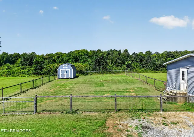 Photo 3 of Single family home for sale at 7202 Hotchkiss Valley Rd, Loudon, TN 37774 | MLS# 1354135 | Listing updated on 2026-09-15