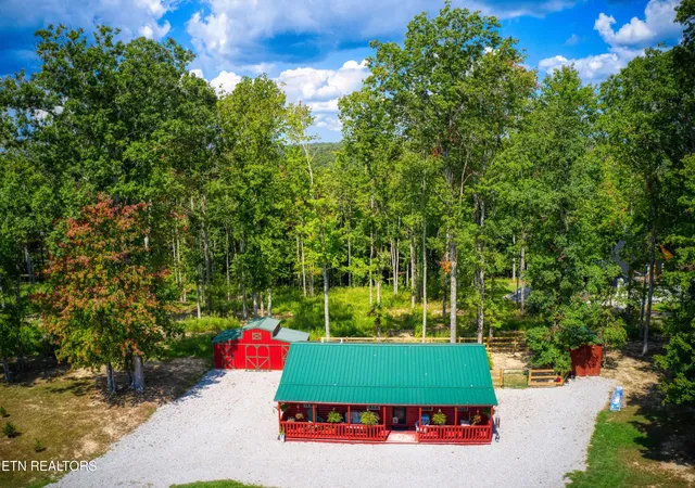 Photo 3 of Single family home for sale at 706 End Of Trl Ln, Allardt, TN 38504 | MLS# 1354464 | Listing updated on 2026-09-06