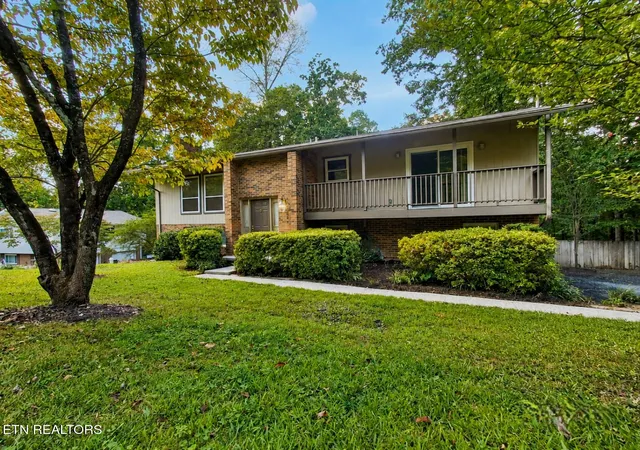 Photo 1 of Sale Pending at 18 Moore Ln, Oak Ridge, TN 37830 | MLS# 1354206 | Listing updated on 2026-09-19