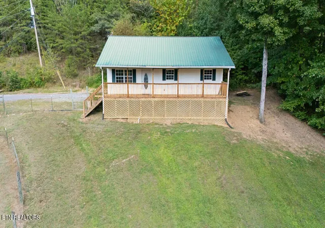 Photo 2 of Single family home for sale at 623 Loudon Hwy, Kingston, TN 37763 | MLS# 1354472 | Listing updated on 2026-09-04