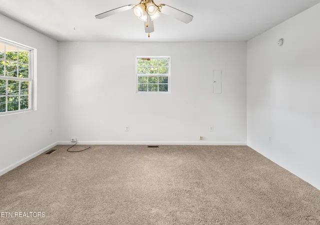 Photo 3 of Single family home for sale at 623 Loudon Hwy, Kingston, TN 37763 | MLS# 1354472 | Listing updated on 2026-09-04