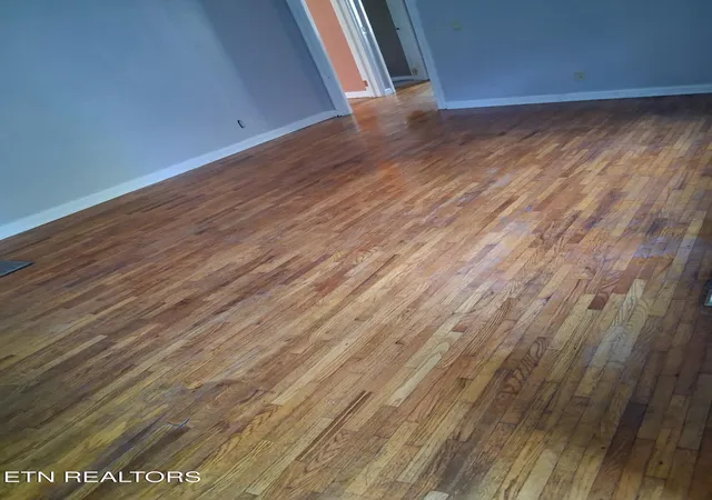 Photo 3 of Single family home for sale at 220 Kenneth St, Athens, TN 37303 | MLS# 1354152 | Listing updated on 2026-09-05