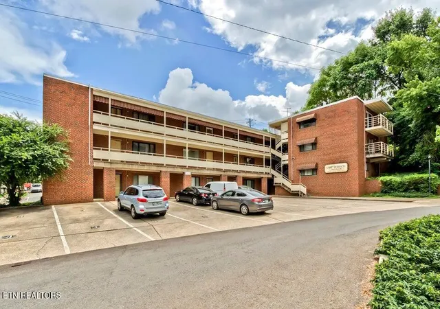 Photo 1 of Sale Pending at 1800 Terrace Ave #1, Knoxville, TN 37916 | MLS# 1354165 | Listing updated on 2026-10-06