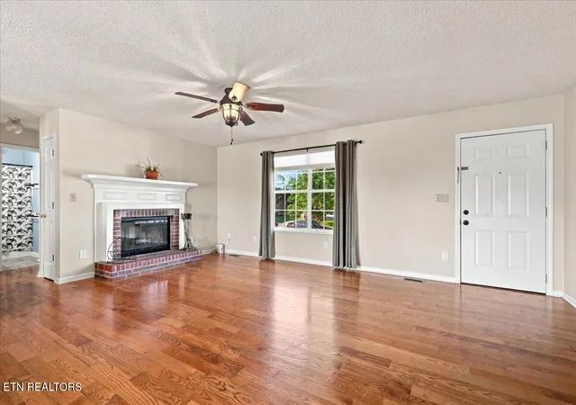 Photo 3 of Single family home for sale at 306 Woodsboro Ln, Maryville, TN 37804 | MLS# 1354628 | Listing updated on 2026-09-18