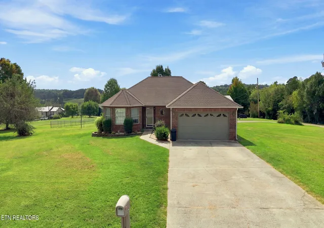 Photo 1 of Single family home for sale at 114 St Paul Dr, Dandridge, TN 37725 | MLS# 1354190 | Listing updated on 2026-09-04