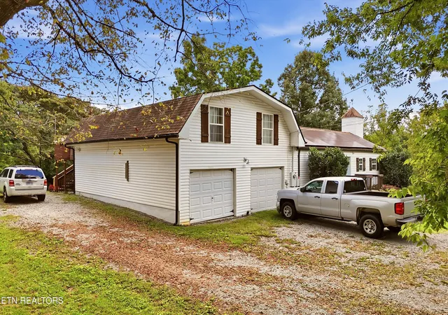 Photo 2 of Single family home for sale at 1412 Michaels Ln, Knoxville, TN 37912 | MLS# 1354856 | Listing updated on 2026-09-09