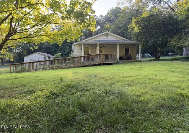 Photo 1 of Single family home for sale at 220 Woods Chapel Rd, Harriman, TN 37748 | MLS# 1354194 | Listing updated on 2026-09-16