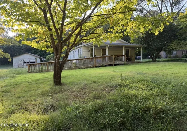 Photo 2 of Single family home for sale at 220 Woods Chapel Rd, Harriman, TN 37748 | MLS# 1354194 | Listing updated on 2026-09-16