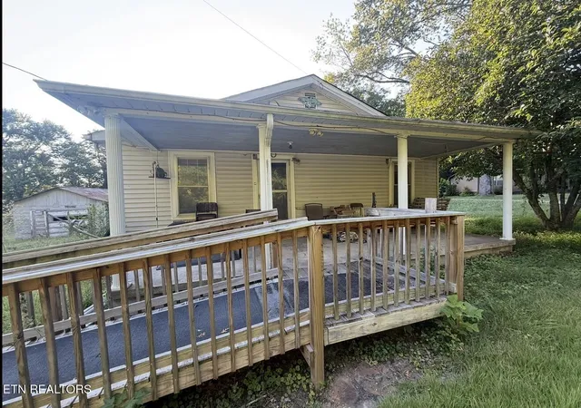 Photo 3 of Single family home for sale at 220 Woods Chapel Rd, Harriman, TN 37748 | MLS# 1354194 | Listing updated on 2026-09-16