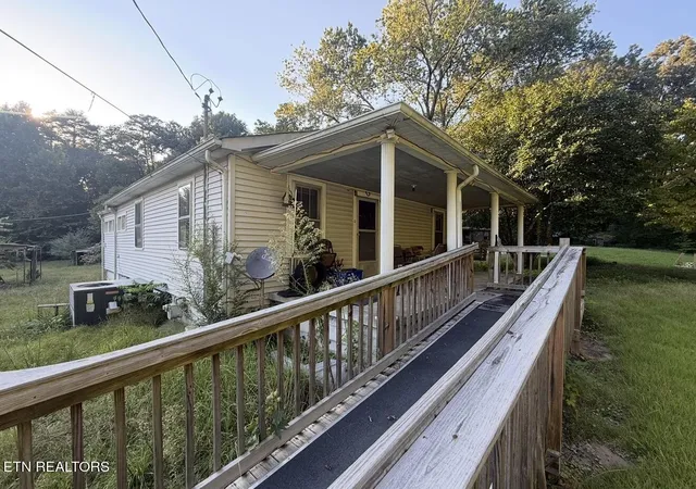 Photo 4 of Single family home for sale at 220 Woods Chapel Rd, Harriman, TN 37748 | MLS# 1354194 | Listing updated on 2026-09-16