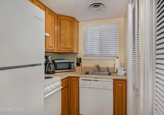 Photo 4 of Condo for sale at 1260 Ski View Dr #APT 2104, Gatlinburg, TN 37738 | MLS# 1354446 | Listing updated on 2026-09-11