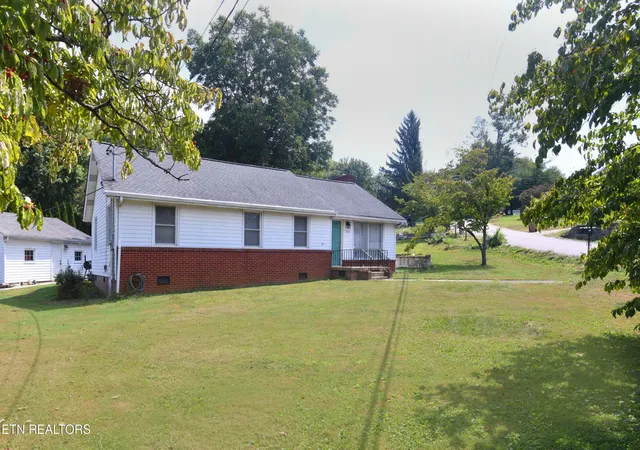 Photo 2 of Single family home for sale at 600 Glenoaks Dr, Knoxville, TN 37912 | MLS# 1354506 | Listing updated on 2026-09-13