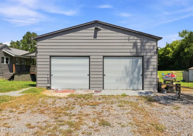 Photo 3 of Single family home for sale at 6420 Sevierville Pike, Knoxville, TN 37920 | MLS# 1354287 | Listing updated on 2026-09-07