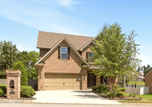 Photo 2 of Single family home for sale at 1174 Gray Eagle Ln, Knoxville, TN 37932 | MLS# 1354233 | Listing updated on 2026-09-08