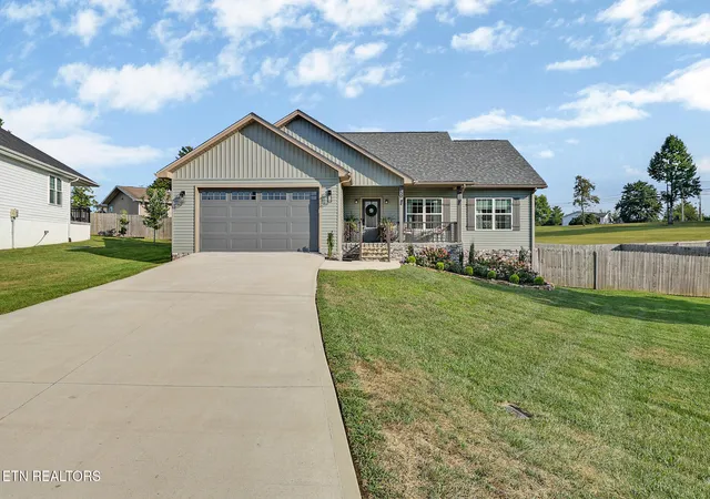 Photo 1 of Single family home for sale at 50 Sky View Meadow Dr, Crossville, TN 38555 | MLS# 1354242 | Listing updated on 2026-09-17