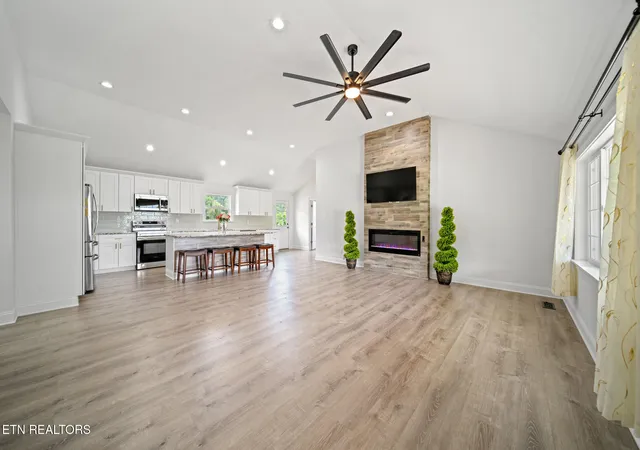 Photo 3 of Single family home for sale at 412 Apple Valley Rd, Sevierville, TN 37862 | MLS# 1354226 | Listing updated on 2026-09-16