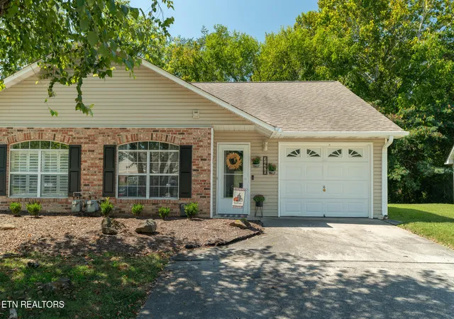 Photo 2 of Condo for sale at 7456 Crk Song Ct, Knoxville, TN 37920 | MLS# 1354430 | Listing updated on 2026-09-04